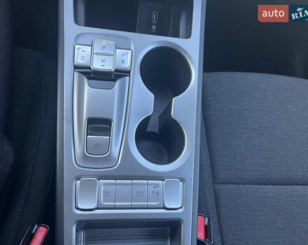 Серый Хендай Kona Electric, объемом двигателя 0 л и пробегом 31 тыс. км за 15450 $, фото 32 на Automoto.ua