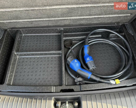 Серый Хендай Kona Electric, объемом двигателя 0 л и пробегом 69 тыс. км за 19300 $, фото 29 на Automoto.ua