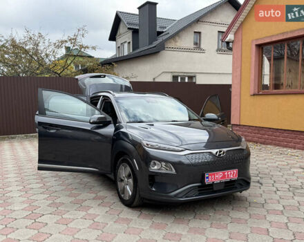 Серый Хендай Kona Electric, объемом двигателя 0 л и пробегом 106 тыс. км за 15999 $, фото 21 на Automoto.ua