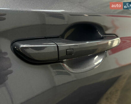 Серый Хендай Kona Electric, объемом двигателя 0 л и пробегом 36 тыс. км за 20700 $, фото 9 на Automoto.ua