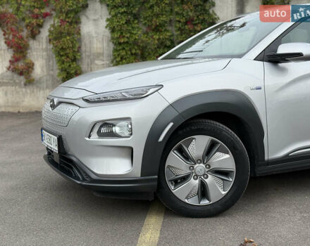 Серый Хендай Kona Electric, объемом двигателя 0 л и пробегом 26 тыс. км за 18850 $, фото 7 на Automoto.ua