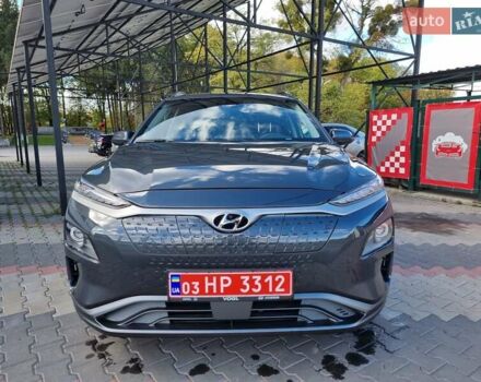 Серый Хендай Kona Electric, объемом двигателя 0 л и пробегом 42 тыс. км за 16200 $, фото 5 на Automoto.ua