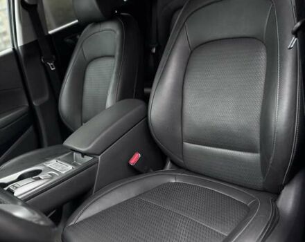 Сірий Хендай Kona Electric, об'ємом двигуна 0 л та пробігом 88 тис. км за 18700 $, фото 23 на Automoto.ua