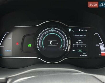Сірий Хендай Kona Electric, об'ємом двигуна 0 л та пробігом 63 тис. км за 18500 $, фото 33 на Automoto.ua