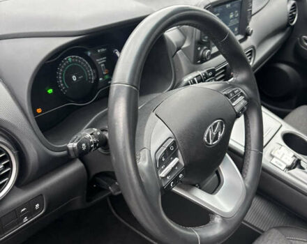 Сірий Хендай Kona Electric, об'ємом двигуна 0 л та пробігом 56 тис. км за 15400 $, фото 18 на Automoto.ua