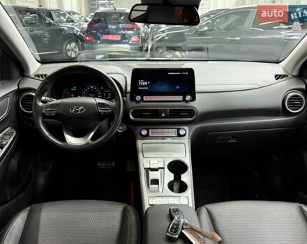Сірий Хендай Kona Electric, об'ємом двигуна 0 л та пробігом 89 тис. км за 18340 $, фото 17 на Automoto.ua