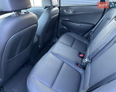 Серый Хендай Kona Electric, объемом двигателя 0 л и пробегом 109 тыс. км за 18450 $, фото 38 на Automoto.ua