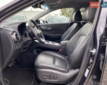 Сірий Хендай Kona Electric, об'ємом двигуна 0 л та пробігом 69 тис. км за 20900 $, фото 35 на Automoto.ua