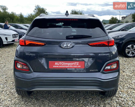 Серый Хендай Kona Electric, объемом двигателя 0 л и пробегом 69 тыс. км за 20400 $, фото 19 на Automoto.ua