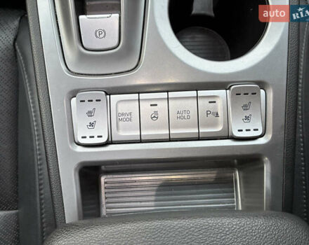 Серый Хендай Kona Electric, объемом двигателя 0 л и пробегом 117 тыс. км за 18800 $, фото 17 на Automoto.ua