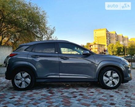 Сірий Хендай Kona Electric, об'ємом двигуна 0 л та пробігом 42 тис. км за 17999 $, фото 2 на Automoto.ua