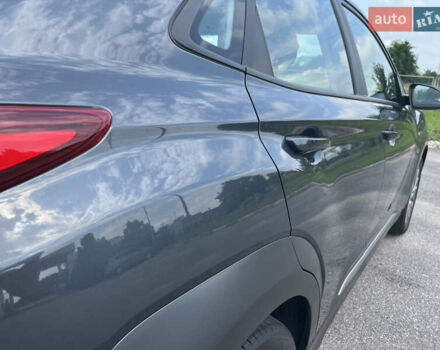 Серый Хендай Kona Electric, объемом двигателя 0 л и пробегом 49 тыс. км за 14900 $, фото 13 на Automoto.ua