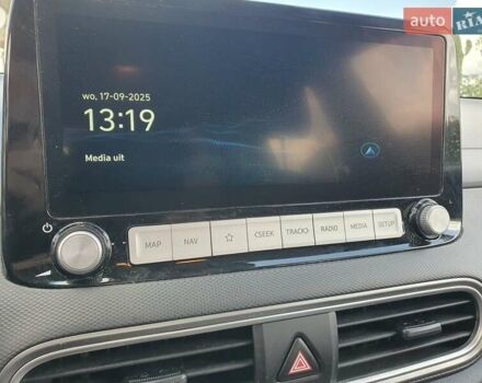 Серый Хендай Kona Electric, объемом двигателя 0 л и пробегом 135 тыс. км за 17100 $, фото 28 на Automoto.ua