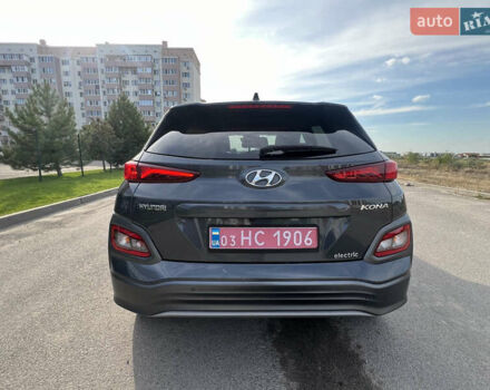 Серый Хендай Kona Electric, объемом двигателя 0 л и пробегом 117 тыс. км за 18900 $, фото 6 на Automoto.ua