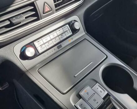 Серый Хендай Kona Electric, объемом двигателя 0 л и пробегом 42 тыс. км за 16200 $, фото 36 на Automoto.ua