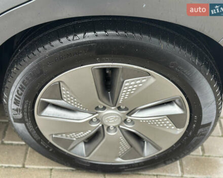 Серый Хендай Kona Electric, объемом двигателя 0 л и пробегом 158 тыс. км за 16300 $, фото 32 на Automoto.ua