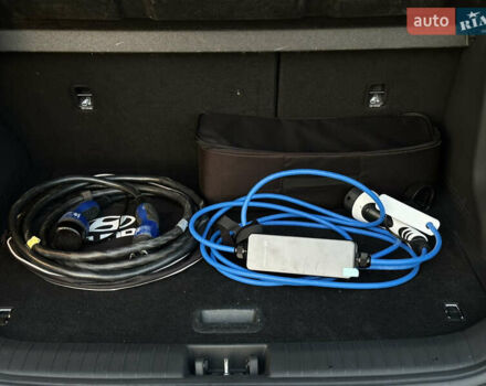 Серый Хендай Kona Electric, объемом двигателя 0 л и пробегом 159 тыс. км за 16900 $, фото 27 на Automoto.ua