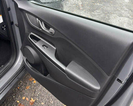 Сірий Хендай Kona Electric, об'ємом двигуна 0 л та пробігом 56 тис. км за 15400 $, фото 14 на Automoto.ua