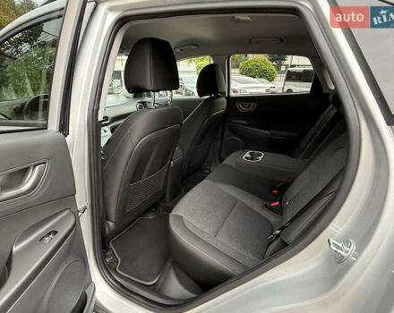 Серый Хендай Kona Electric, объемом двигателя 0 л и пробегом 26 тыс. км за 18850 $, фото 54 на Automoto.ua