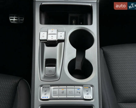 Серый Хендай Kona Electric, объемом двигателя 0 л и пробегом 36 тыс. км за 20700 $, фото 71 на Automoto.ua