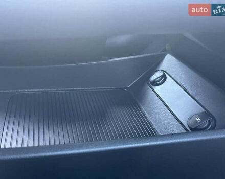 Серый Хендай Kona Electric, объемом двигателя 0 л и пробегом 31 тыс. км за 15450 $, фото 27 на Automoto.ua