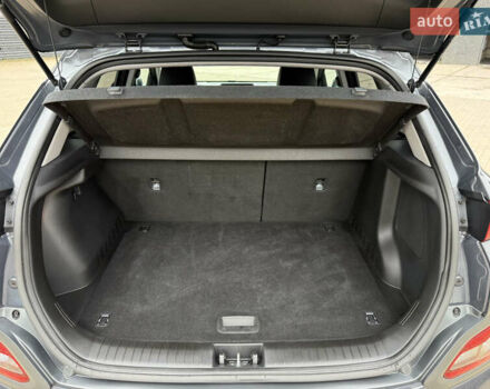 Серый Хендай Kona Electric, объемом двигателя 0 л и пробегом 52 тыс. км за 19000 $, фото 32 на Automoto.ua