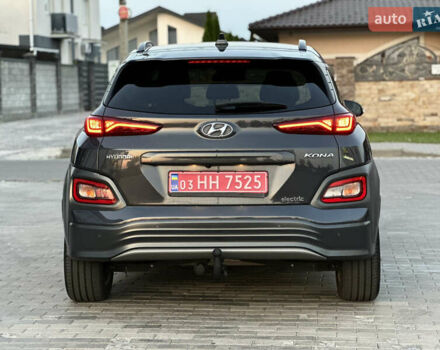 Серый Хендай Kona Electric, объемом двигателя 0 л и пробегом 159 тыс. км за 16900 $, фото 7 на Automoto.ua