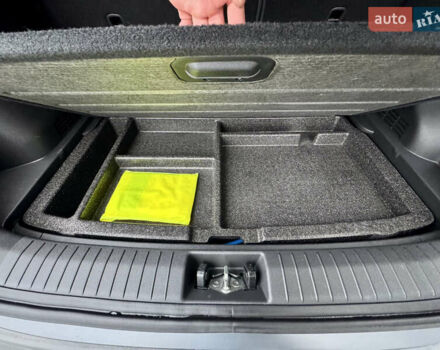 Сірий Хендай Kona Electric, об'ємом двигуна 0 л та пробігом 78 тис. км за 18900 $, фото 20 на Automoto.ua