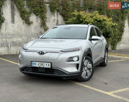 Серый Хендай Kona Electric, объемом двигателя 0 л и пробегом 26 тыс. км за 18850 $, фото 1 на Automoto.ua