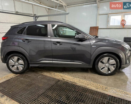 Серый Хендай Kona Electric, объемом двигателя 0 л и пробегом 36 тыс. км за 20700 $, фото 22 на Automoto.ua
