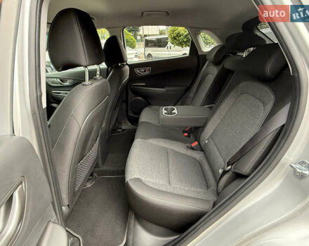 Серый Хендай Kona Electric, объемом двигателя 0 л и пробегом 26 тыс. км за 18850 $, фото 55 на Automoto.ua