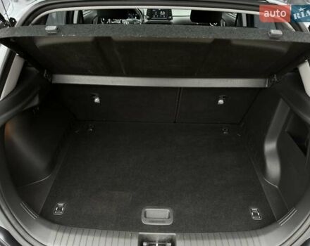 Сірий Хендай Kona Electric, об'ємом двигуна 0 л та пробігом 63 тис. км за 18500 $, фото 20 на Automoto.ua