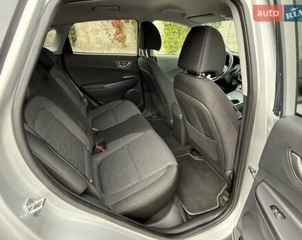 Серый Хендай Kona Electric, объемом двигателя 0 л и пробегом 26 тыс. км за 18850 $, фото 47 на Automoto.ua