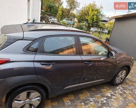 Серый Хендай Kona Electric, объемом двигателя 0 л и пробегом 121 тыс. км за 16000 $, фото 6 на Automoto.ua