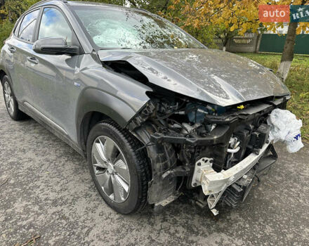 Серый Хендай Kona Electric, объемом двигателя 0 л и пробегом 69 тыс. км за 12600 $, фото 2 на Automoto.ua