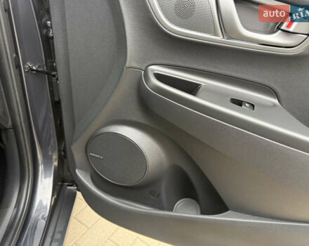 Серый Хендай Kona Electric, объемом двигателя 0 л и пробегом 52 тыс. км за 19000 $, фото 31 на Automoto.ua