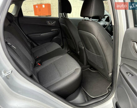 Серый Хендай Kona Electric, объемом двигателя 0 л и пробегом 26 тыс. км за 18850 $, фото 35 на Automoto.ua