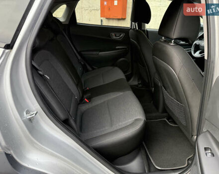 Серый Хендай Kona Electric, объемом двигателя 0 л и пробегом 26 тыс. км за 18850 $, фото 34 на Automoto.ua