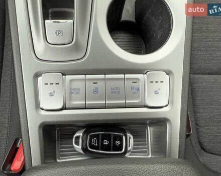 Серый Хендай Kona Electric, объемом двигателя 0 л и пробегом 40 тыс. км за 16900 $, фото 13 на Automoto.ua