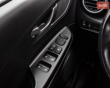 Сірий Хендай Kona Electric, об'ємом двигуна 0 л та пробігом 26 тис. км за 16300 $, фото 75 на Automoto.ua