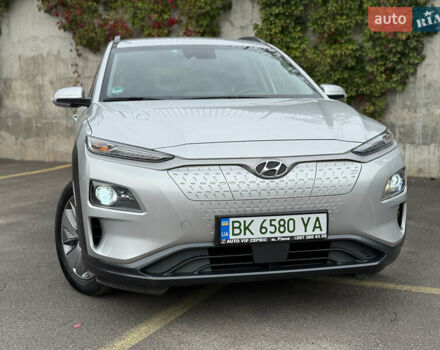 Серый Хендай Kona Electric, объемом двигателя 0 л и пробегом 26 тыс. км за 18850 $, фото 12 на Automoto.ua