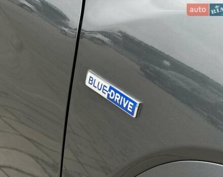 Сірий Хендай Kona Electric, об'ємом двигуна 0 л та пробігом 63 тис. км за 18500 $, фото 13 на Automoto.ua