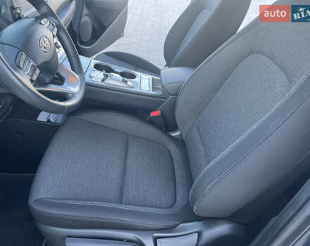 Серый Хендай Kona Electric, объемом двигателя 0 л и пробегом 31 тыс. км за 15450 $, фото 49 на Automoto.ua