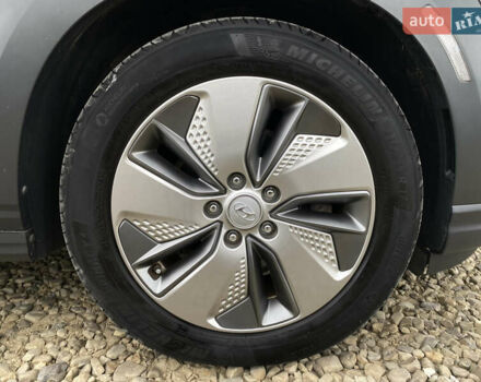 Серый Хендай Kona Electric, объемом двигателя 0 л и пробегом 69 тыс. км за 20400 $, фото 30 на Automoto.ua