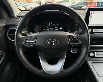 Серый Хендай Kona Electric, объемом двигателя 0 л и пробегом 36 тыс. км за 20700 $, фото 46 на Automoto.ua