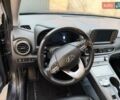 Серый Хендай Kona Electric, объемом двигателя 0 л и пробегом 121 тыс. км за 16000 $, фото 10 на Automoto.ua