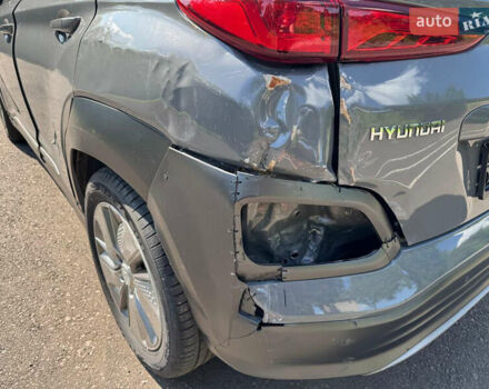 Серый Хендай Kona Electric, объемом двигателя 0 л и пробегом 44 тыс. км за 13400 $, фото 7 на Automoto.ua