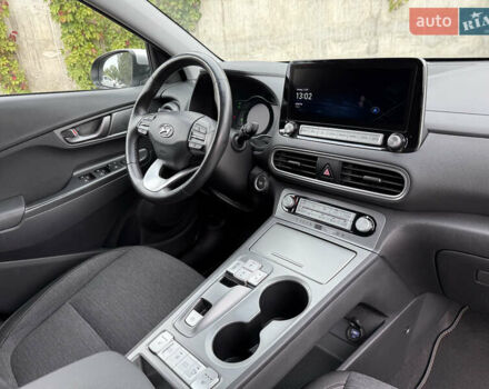 Серый Хендай Kona Electric, объемом двигателя 0 л и пробегом 26 тыс. км за 18850 $, фото 40 на Automoto.ua