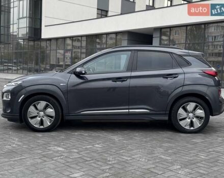 Сірий Хендай Kona Electric, об'ємом двигуна 0 л та пробігом 88 тис. км за 18700 $, фото 4 на Automoto.ua
