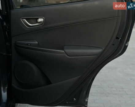 Серый Хендай Kona Electric, объемом двигателя 0 л и пробегом 159 тыс. км за 16900 $, фото 40 на Automoto.ua